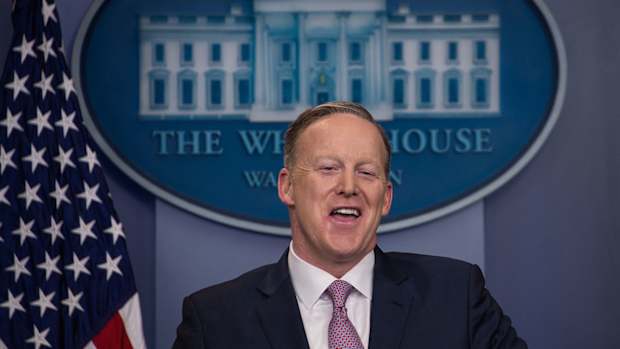 sean-spicer-sports-tweets-red-sox-tom-brady.jpg